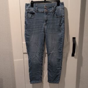 No Boundaries Blue Ankle Cropped Jeans with Classic Style Size 17